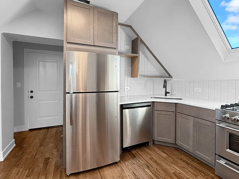 3300 W Pershing Rd #3M — Photo 2