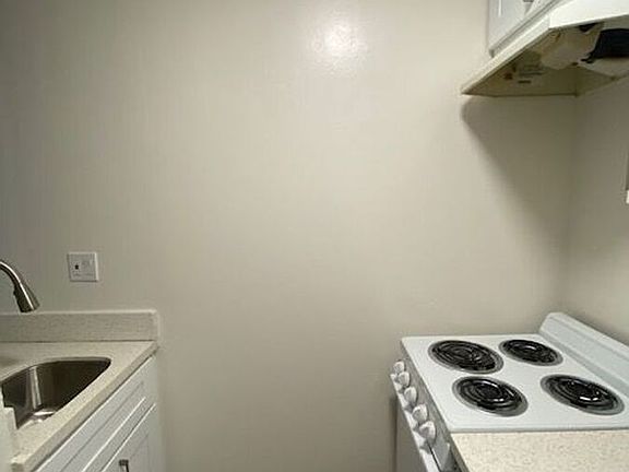 5th image of 2309 Blake St APT 314