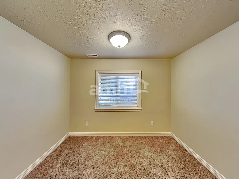 182 S 1125 W — Photo 14
