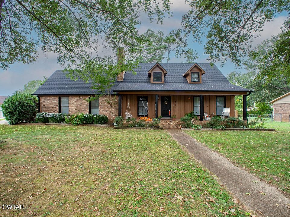 1st image of 808 Hart Dr