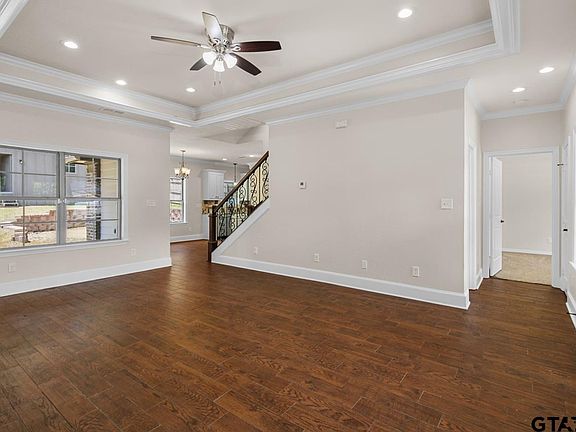 5th image of 2223 Glenview Ave