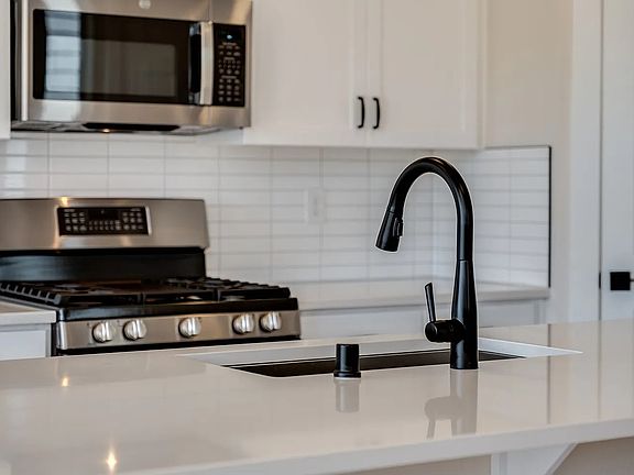 5th image of 807 NW 178th Way