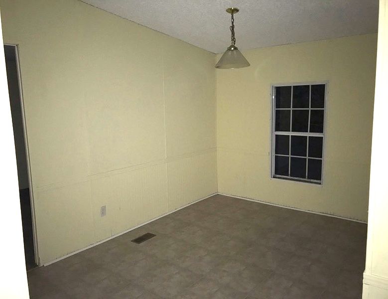 2nd image of 204 Austin St