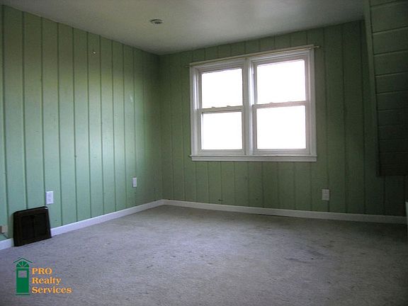 2nd image of 611 Concord Pl