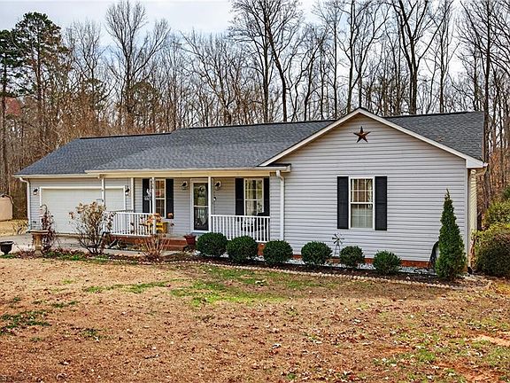 3rd image of 368 Fox Creek Ln