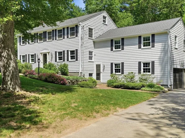 52 Pheasant Hill Dr, Scituate, MA 02066