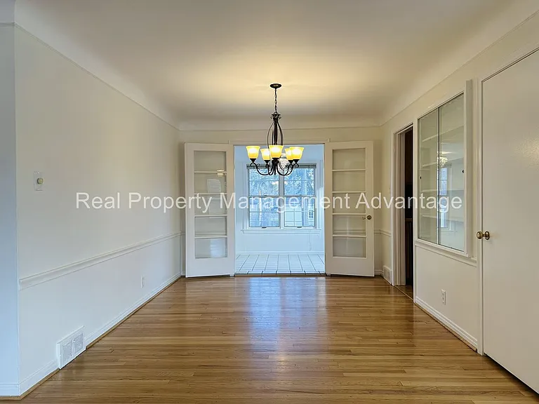3912 Hillside Dr — Photo 5