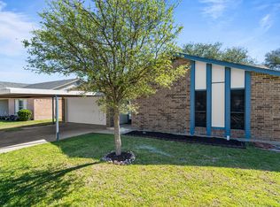 6512 Constitution Dr, Watauga, TX 76148