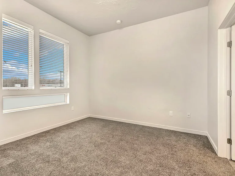 Parkway Apartments — Photo 45