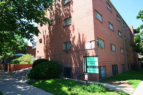 1085 N Pearl St Photo 1