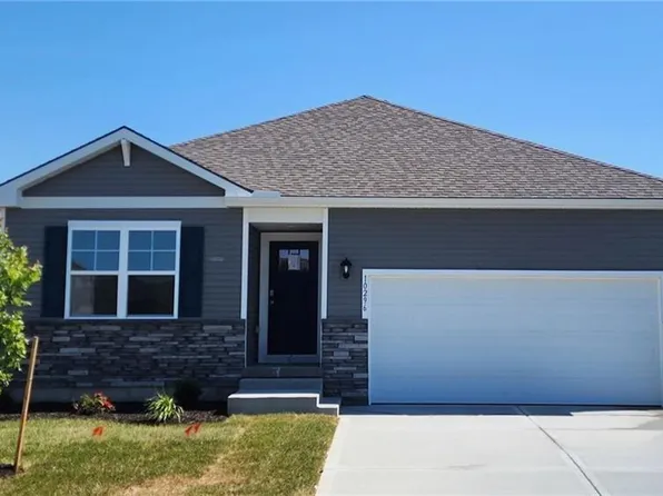 10296 Tuscany Pkwy, Peculiar, MO 64078