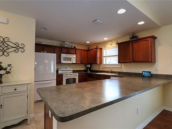 5th image of 875 Braemar Pl