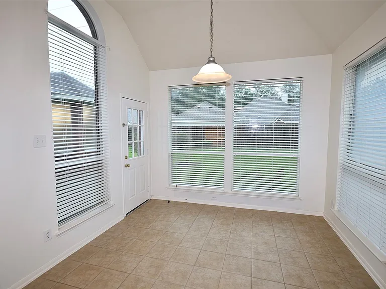 4106 Hidden Fort Ln — Photo 10