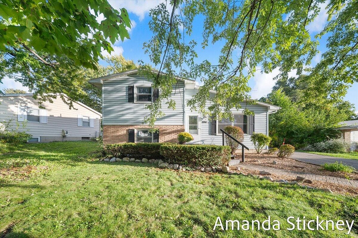 2714 Colton Ave SE, Grand Rapids, MI 49506 | Zillow