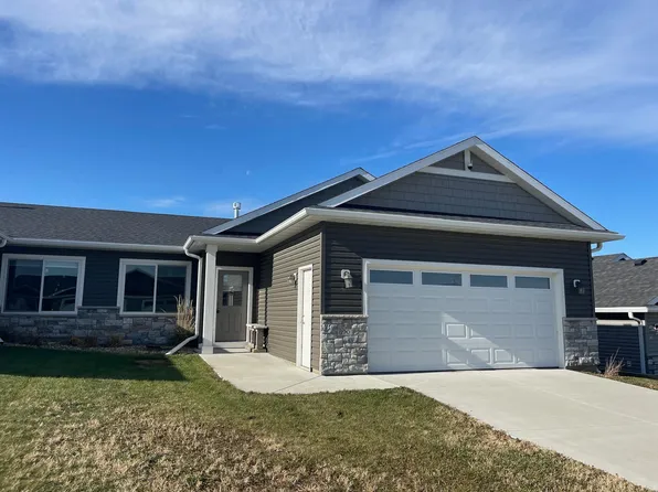 890 Tall Grass Ct, Wanamingo, MN 55983