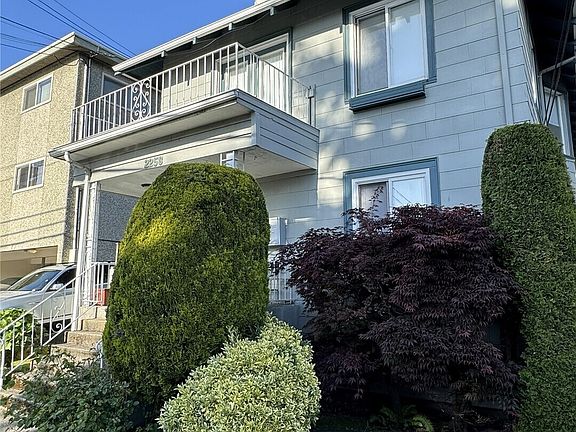 2nd image of 2258 14th Avenue W
