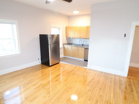 2nd image of 7 High St #5