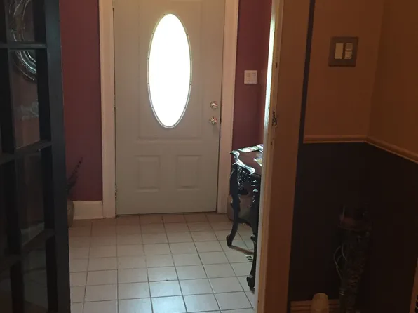 6286 60th Dr, Maspeth, NY 11378