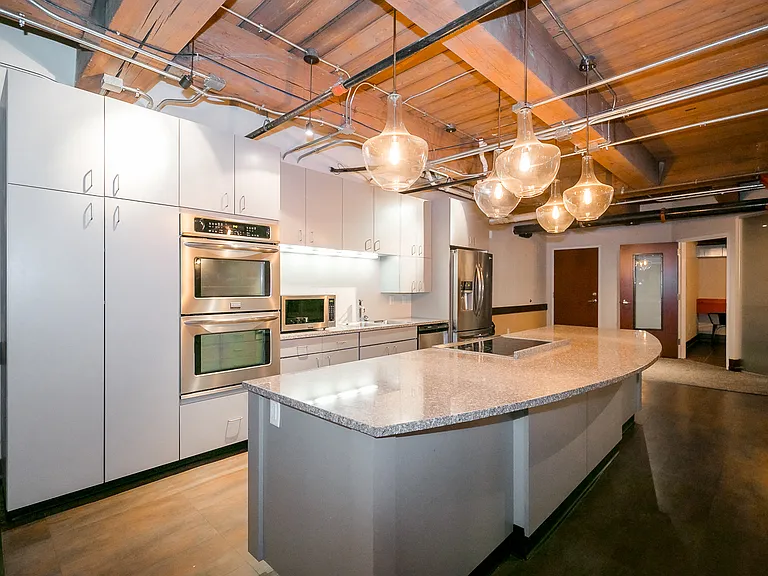 Lucas Place Lofts — Photo 5