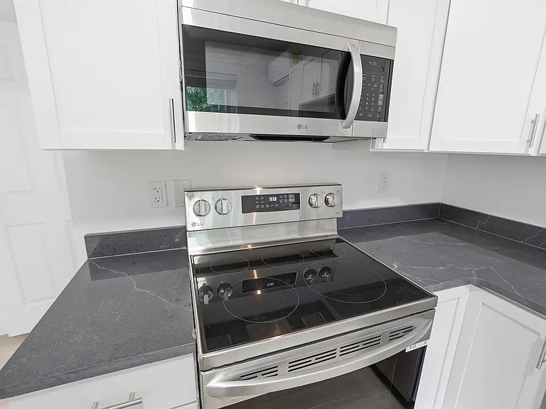 568 Hale Ave — Photo 27