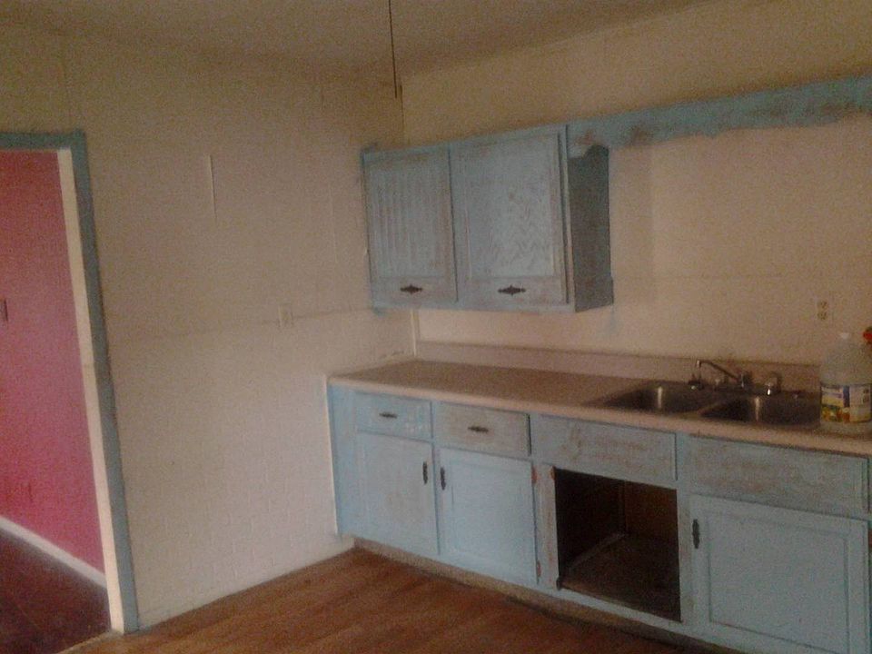 2nd image of 111 S Adams St