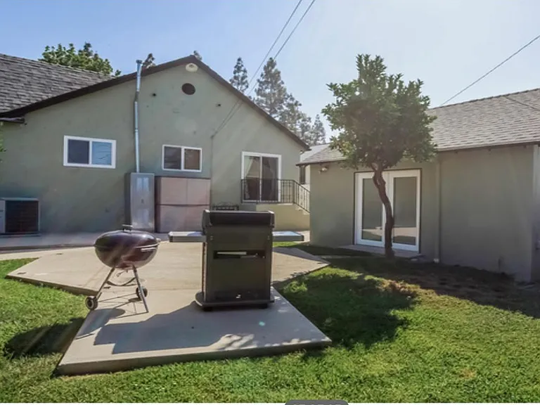 1555 Campus Rd — Photo 14
