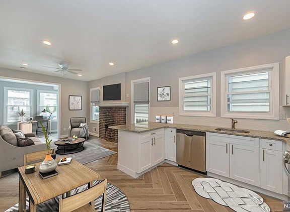 5th image of 319 Glenwood Ave #1L