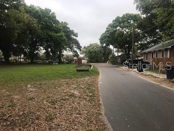 4th image of 2304 N Grove Ave