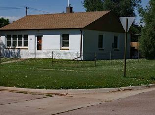 202 S 20th St, Hot Springs, SD 57747