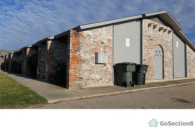 1st image of 1213 Wales Dr APT A