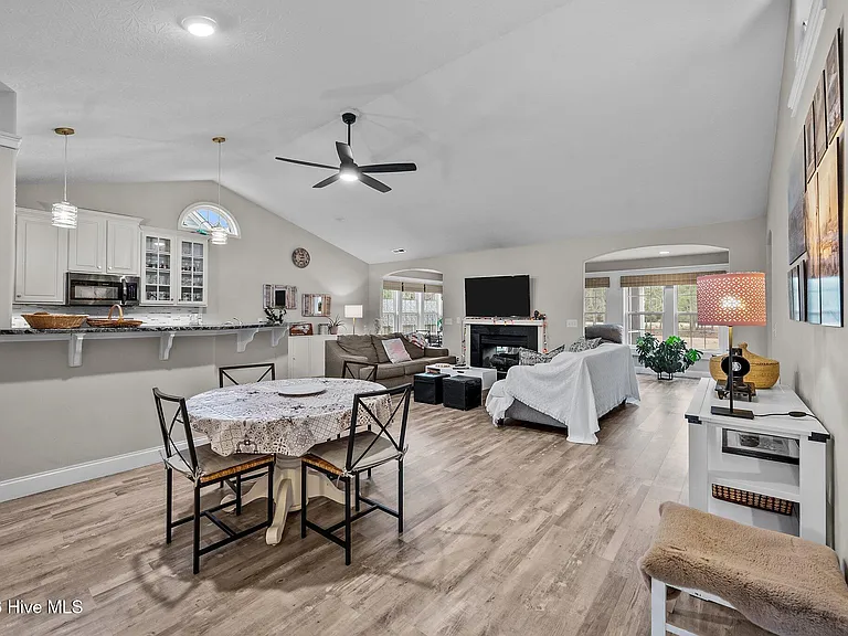 508 Azalea Dr — Photo 13