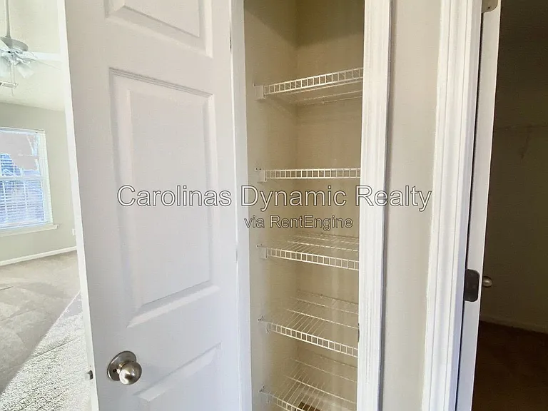 605 Queenswater Ln — Photo 25