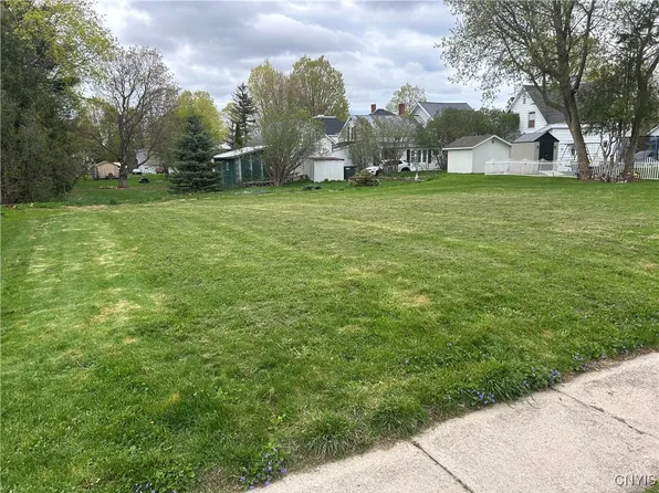 1 Harding St, Malone, NY 12953