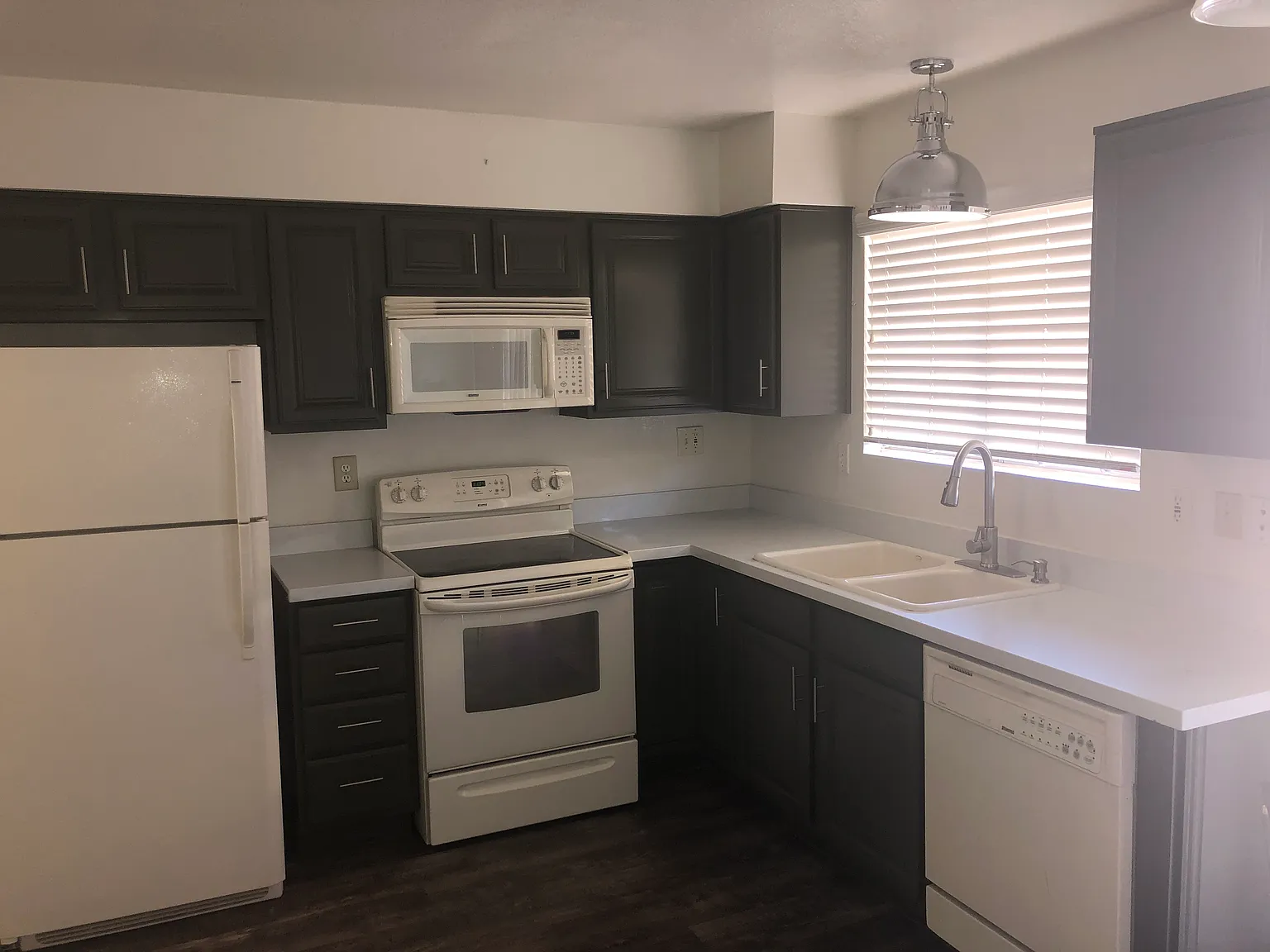 2 bed, 1.5 bath, 1200 sqft, $1,700 — Photo 2