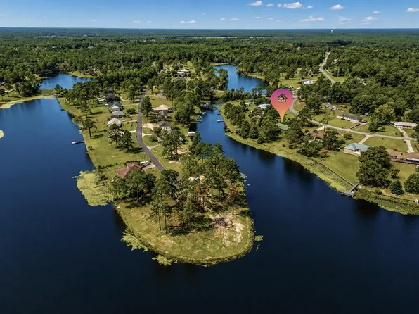 991 Pinewood Dr, Defuniak Springs, FL 32433