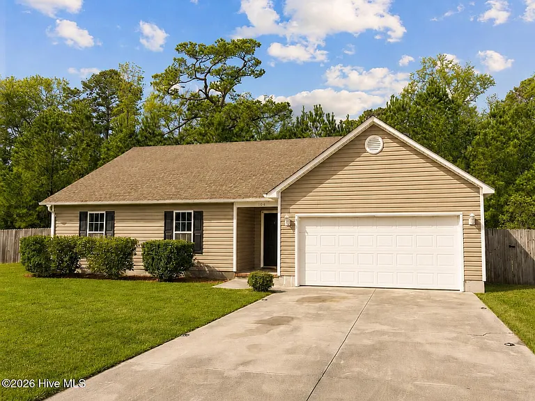 104 Blue Bird Ln — Photo 3