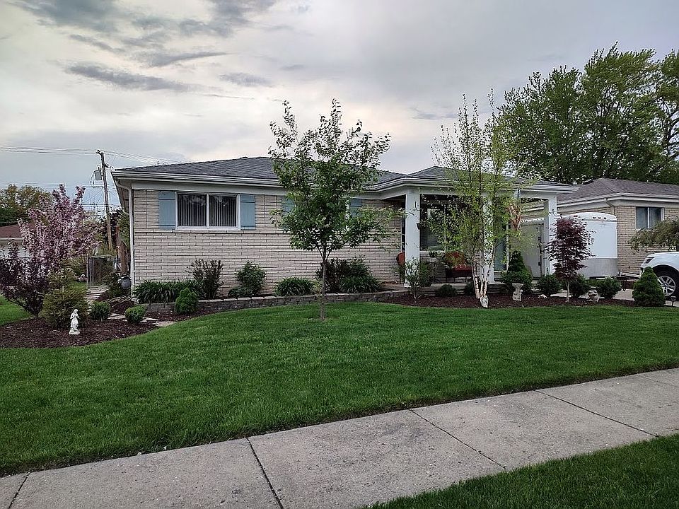 1st image of 25925 Huron St