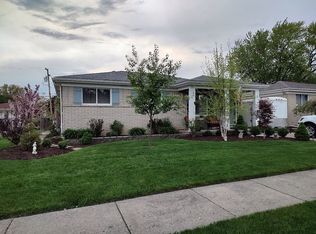 25925 Huron St, Roseville, MI 48066