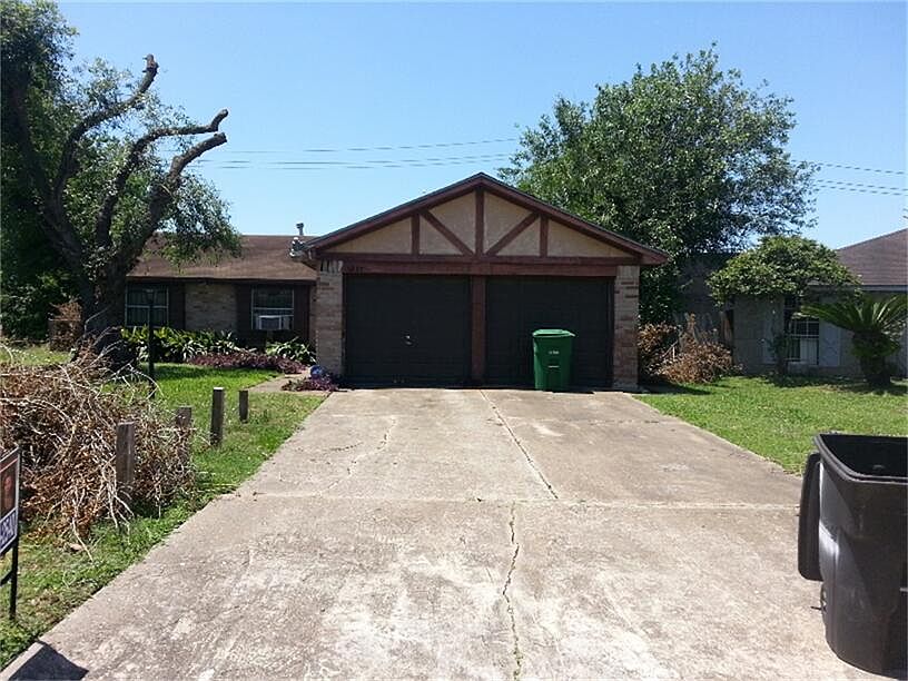 2nd image of 5227 Wickview Ln