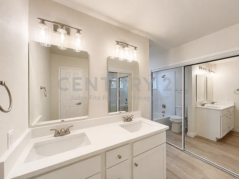 300 Lamesa Ct — Photo 22