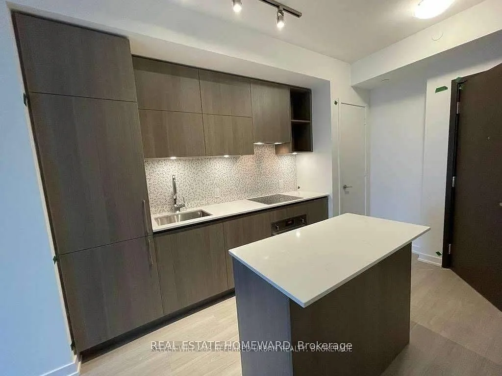 Building Photo - 1 Yorkville Ave #4506