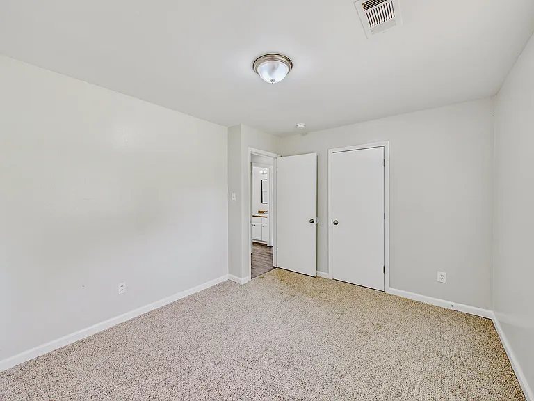 633 Smart St-18_05202026
