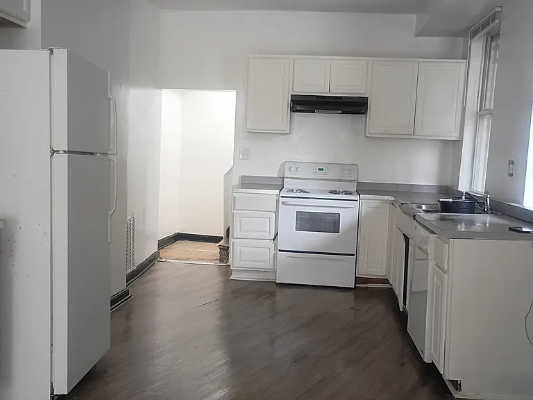 252 Renner St — Photo 6