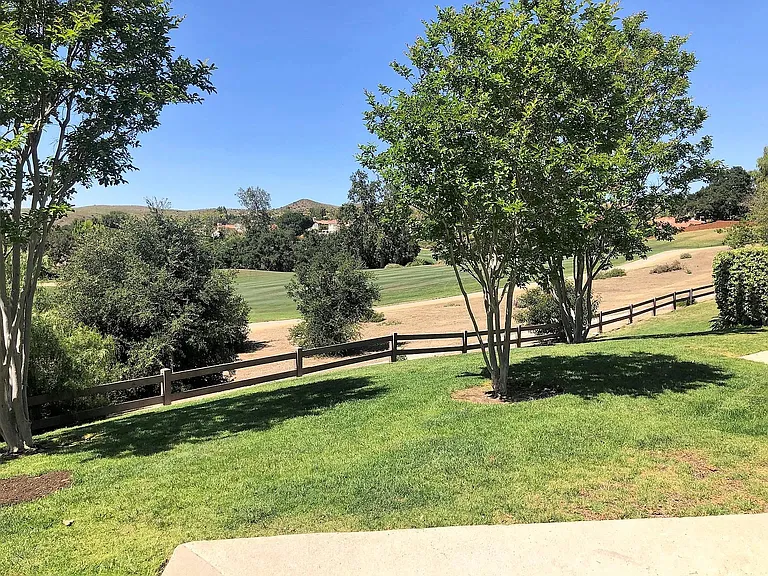 4735 Club View Dr — Photo 2