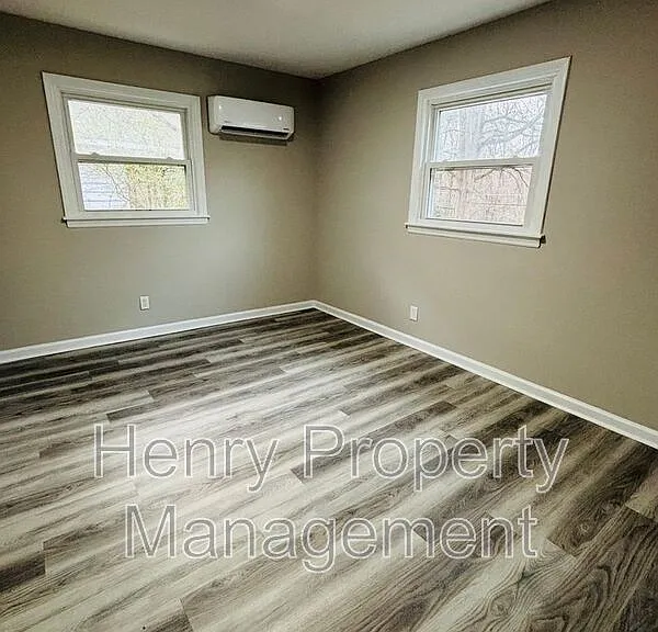 1120 Drew St — Photo 7