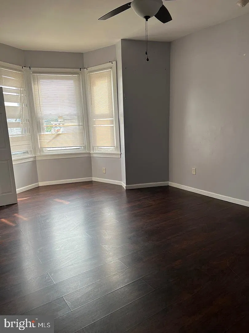 1 bed, 1.0 bath, 2000 sqft, $1,000 — Photo 4