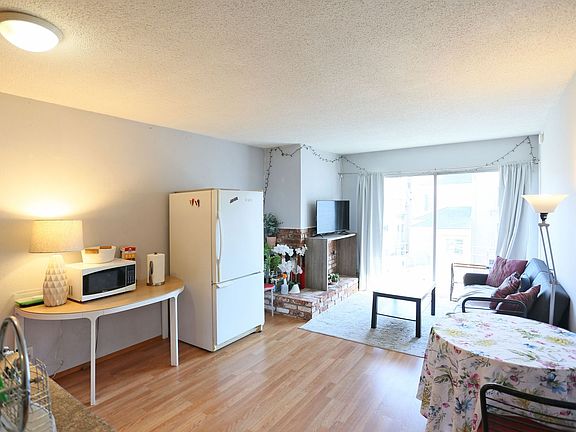 4th image of 288 8th Ave #2