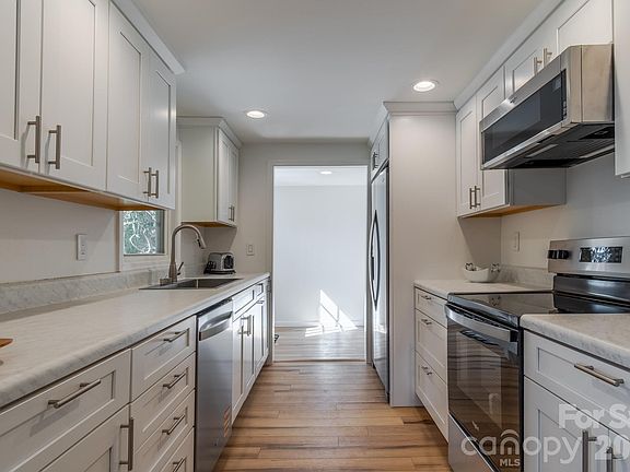 5th image of 48 Elliott Rd