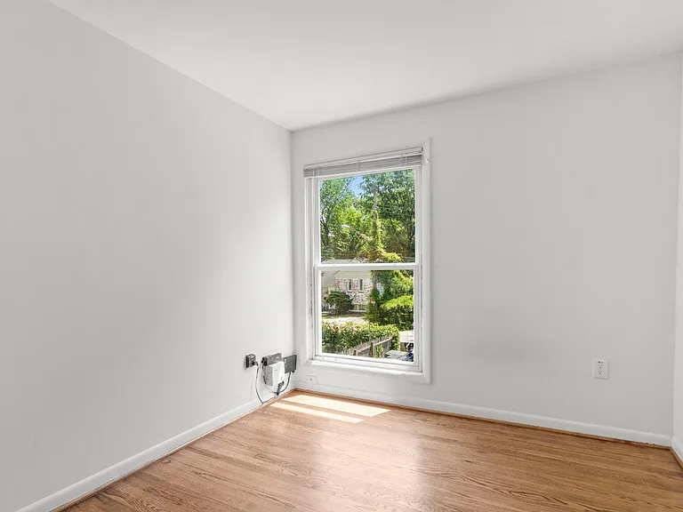 7304 Dickinson Ave #4 — Photo 4