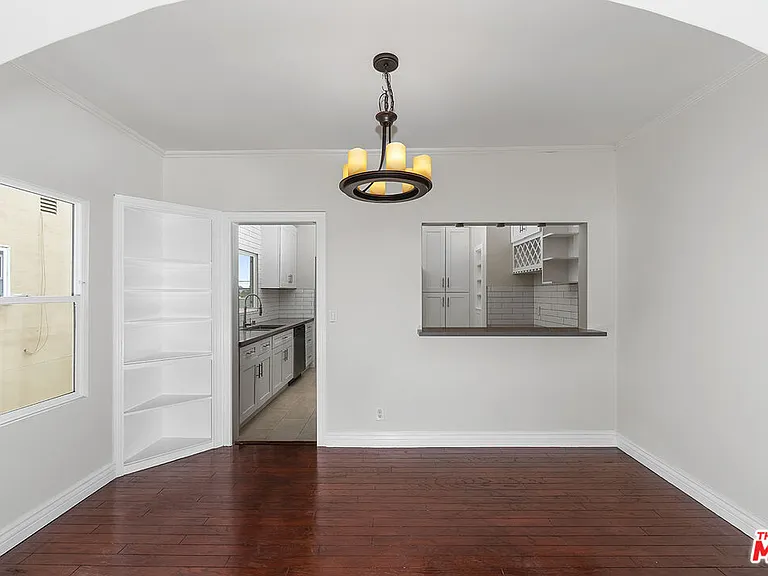 1150 S Tremaine Ave — Photo 9